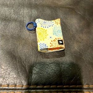 Teskeys  threads wallet never used